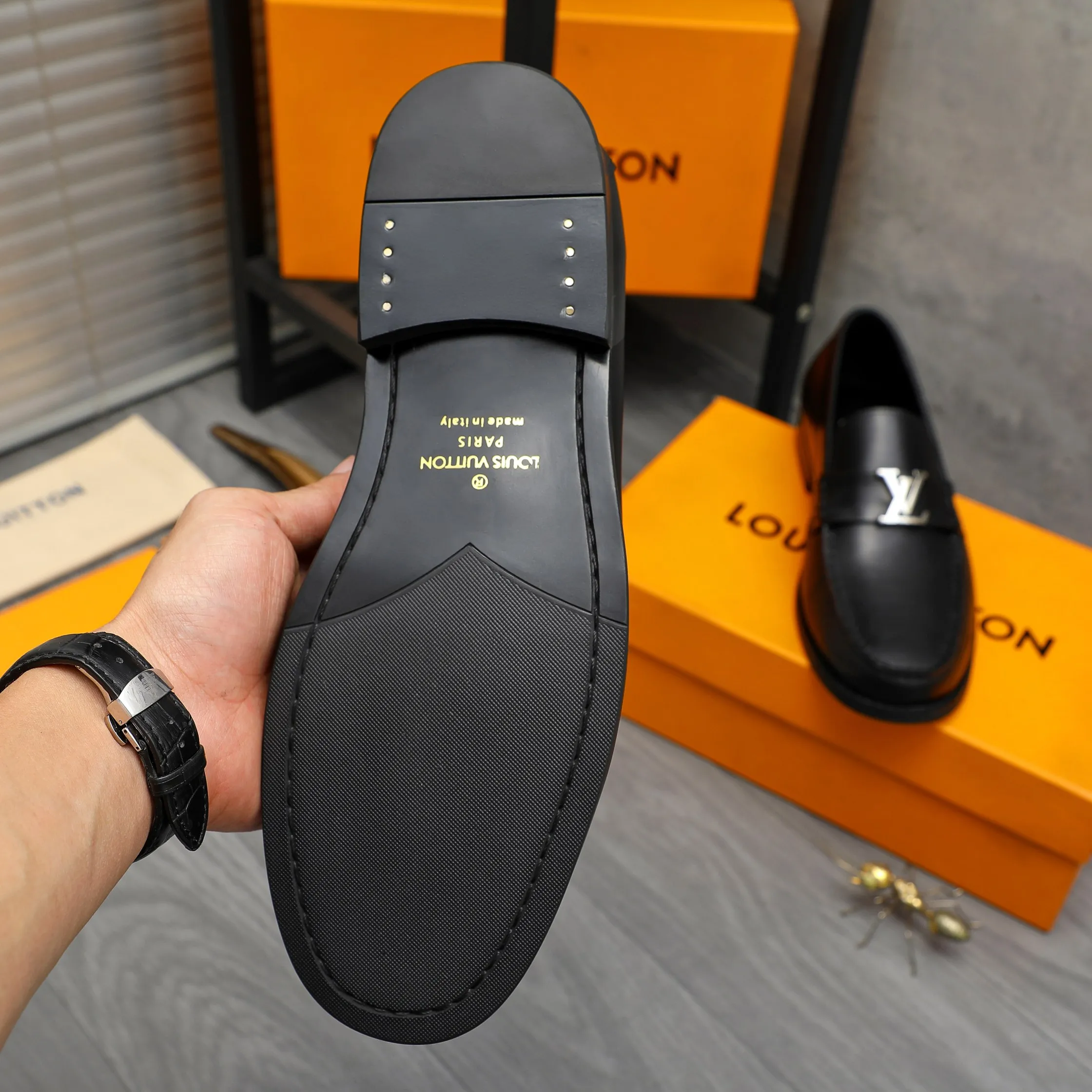 Men's shoes 💰p460 Product trademark: LV (Louis Vuitton) business slip-on leather shoes Regular size: 38-45 (45 is custom-made and non-returnable) Product materials: Selected high-quality cowhide upper, cowhide lining, original rubber outsole